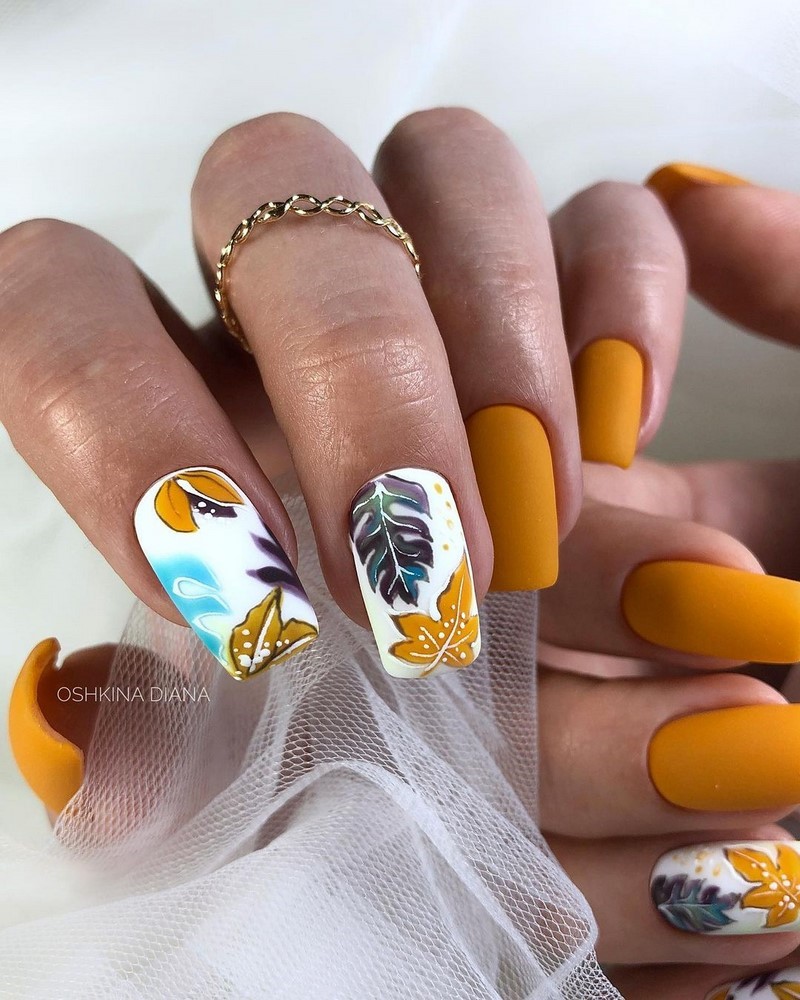 Рисунки в дизайне ноготков осень-зима 2026-2027: фото нейл-арта