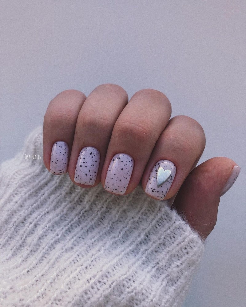 Рисунки в дизайне ноготков осень-зима 2026-2027: фото нейл-арта