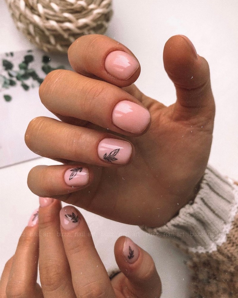 Рисунки в дизайне ноготков осень-зима 2026-2027: фото нейл-арта