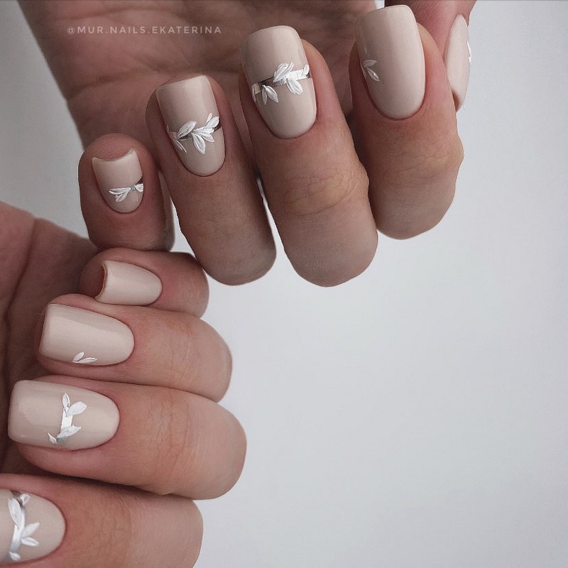 Рисунки в дизайне ноготков осень-зима 2026-2027: фото нейл-арта