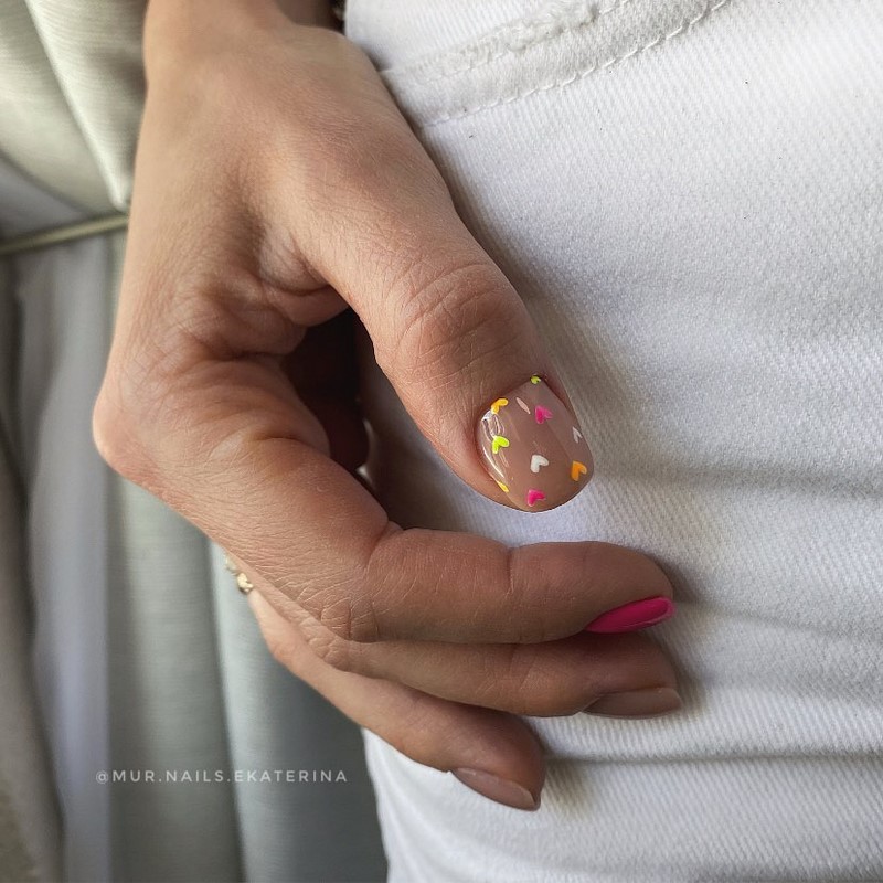 Рисунки в дизайне ноготков осень-зима 2026-2027: фото нейл-арта