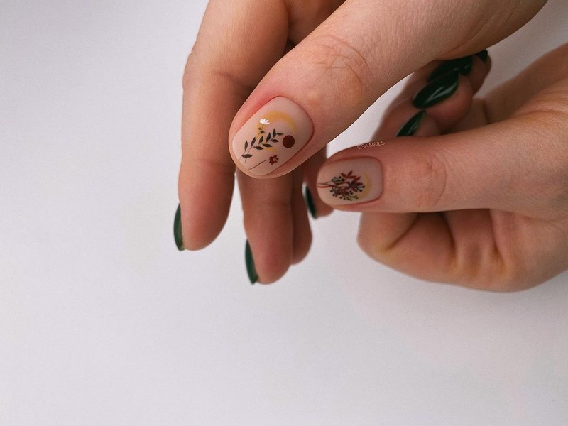 Рисунки в дизайне ноготков осень-зима 2026-2027: фото нейл-арта