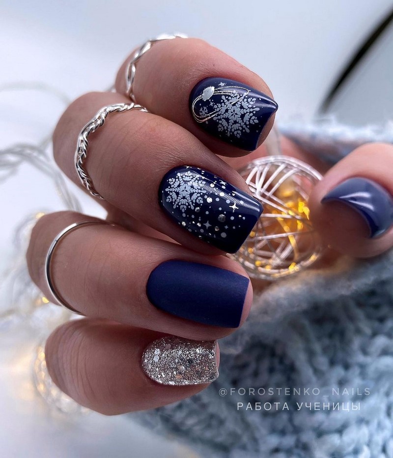 Рисунки в дизайне ноготков осень-зима 2026-2027: фото нейл-арта