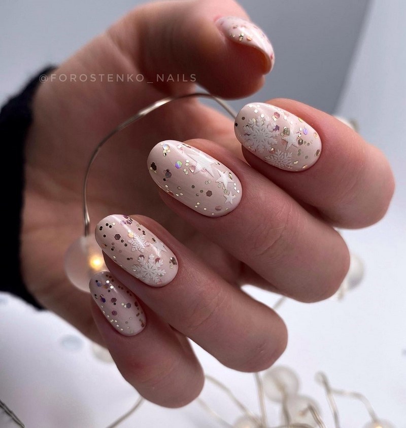 Рисунки в дизайне ноготков осень-зима 2026-2027: фото нейл-арта