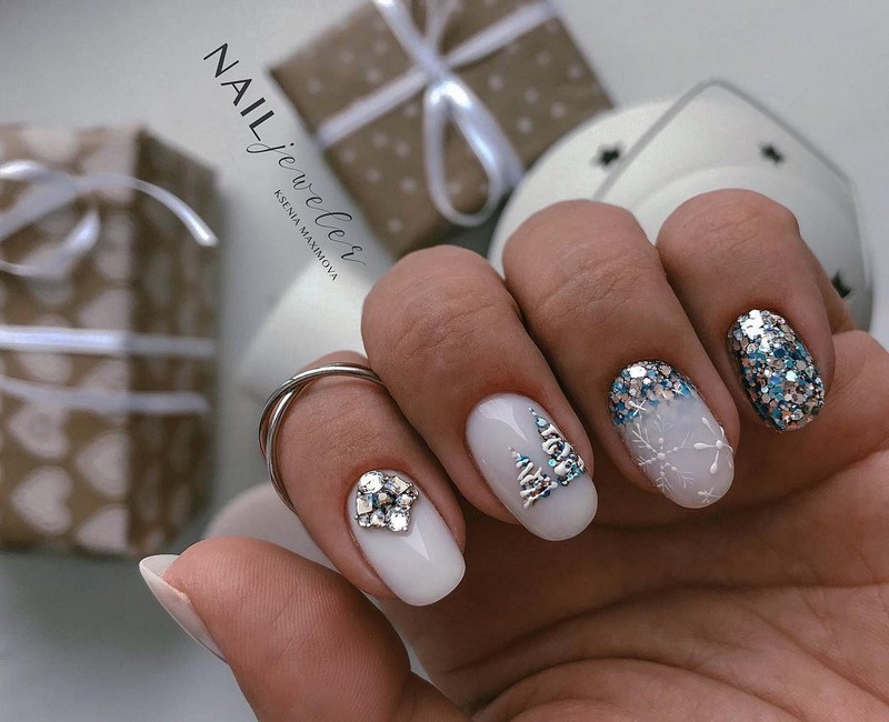 Рисунки в дизайне ноготков осень-зима 2026-2027: фото нейл-арта