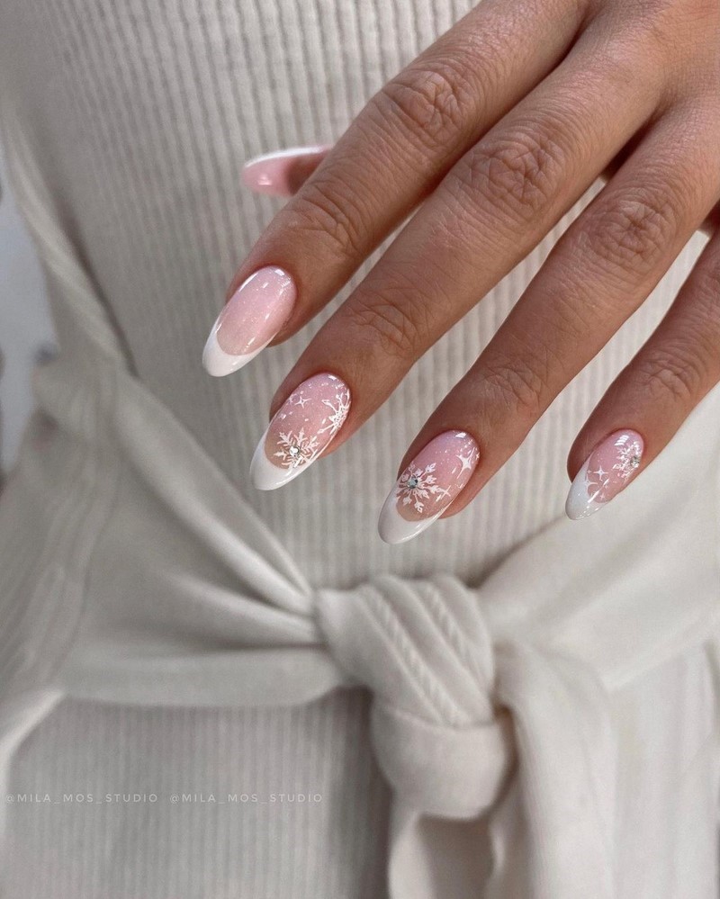 Рисунки в дизайне ноготков осень-зима 2026-2027: фото нейл-арта