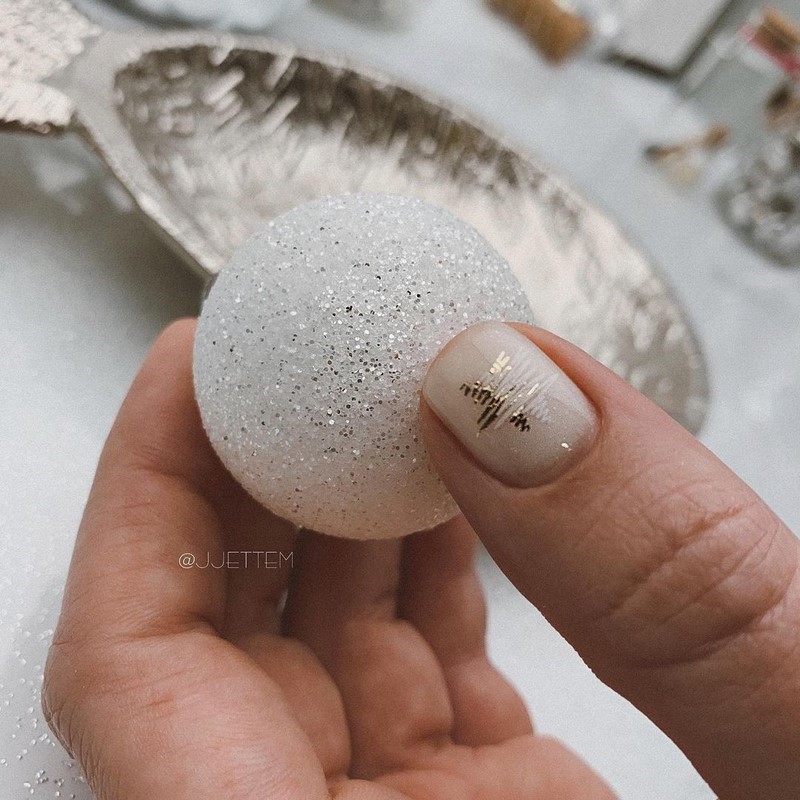 Рисунки в дизайне ноготков осень-зима 2026-2027: фото нейл-арта