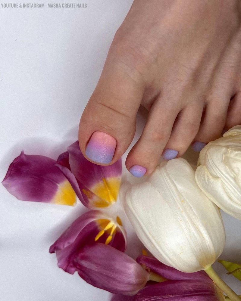 Подберите для себя лучший педикюр 2026: модные идеи, новинки, примеры — фото