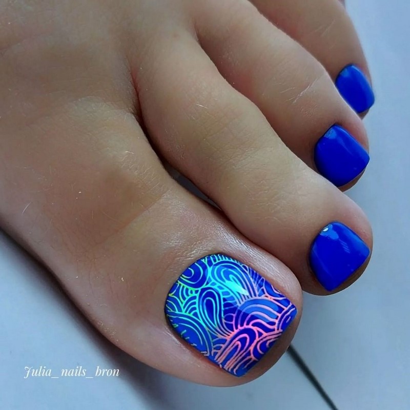 Подберите для себя лучший педикюр 2026: модные идеи, новинки, примеры — фото