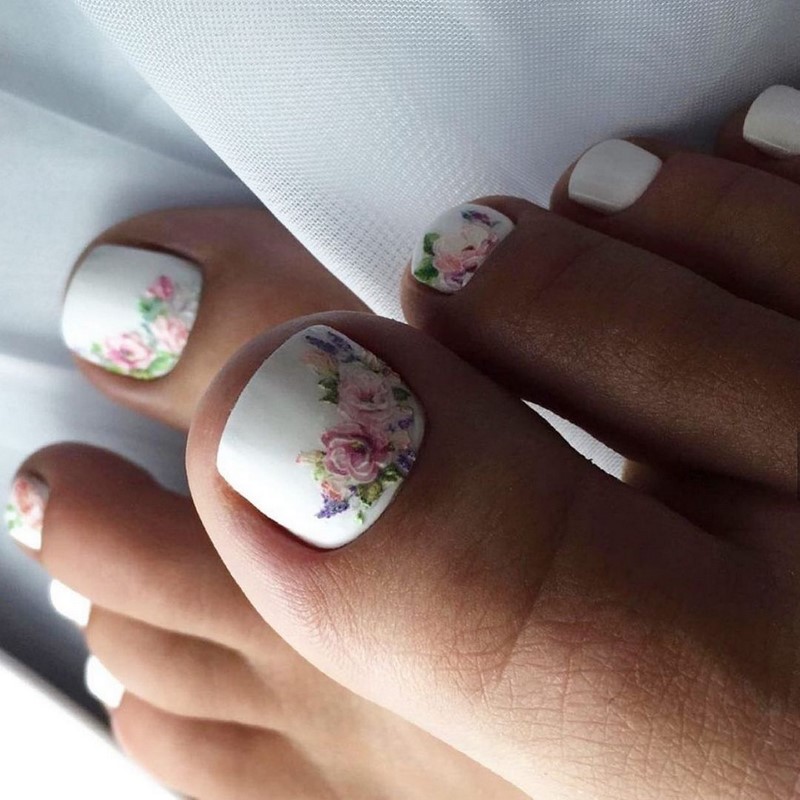 Подберите для себя лучший педикюр 2026: модные идеи, новинки, примеры — фото