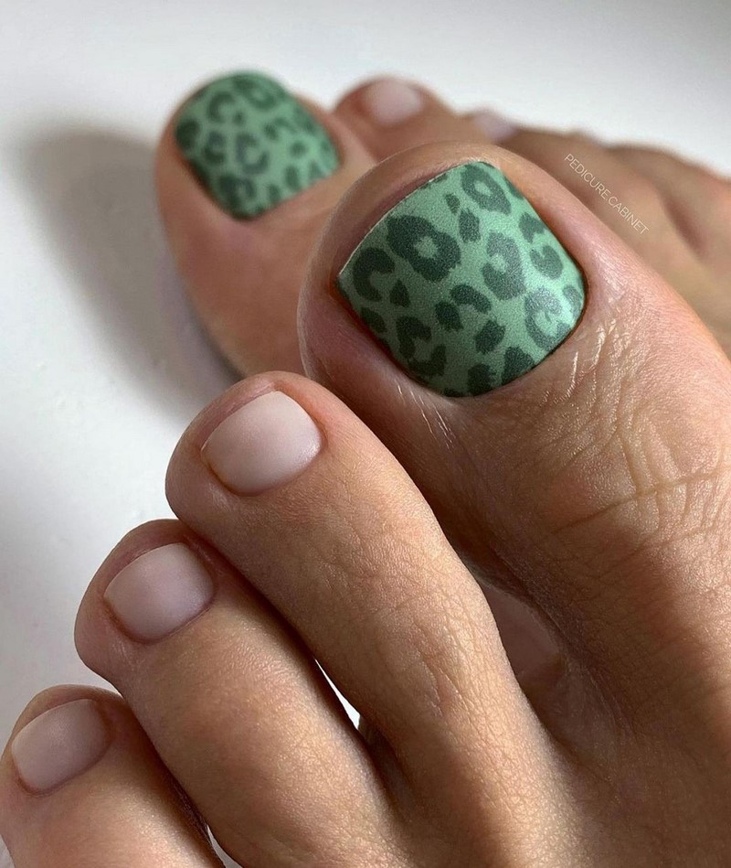 Подберите для себя лучший педикюр 2026: модные идеи, новинки, примеры — фото