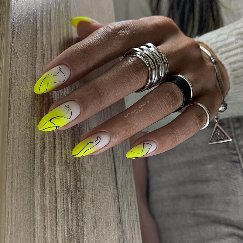 Красивый весенний маникюр 2026 года: идеи, новинки, тренды — фото