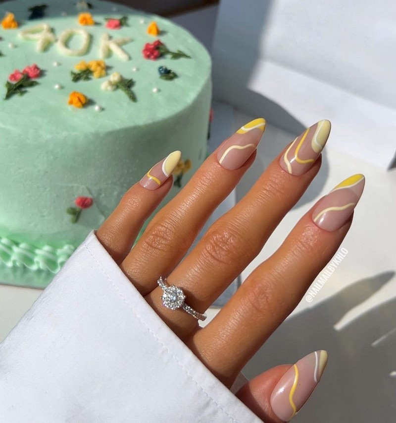 Красивый весенний маникюр 2026 года: идеи, новинки, тренды — фото