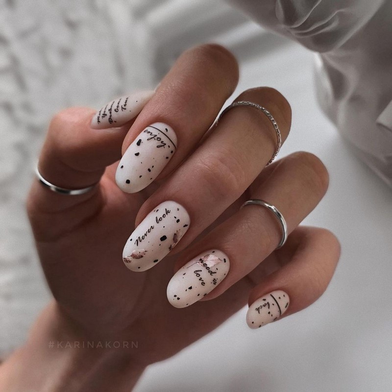 Красивый весенний маникюр 2026 года: идеи, новинки, тренды — фото