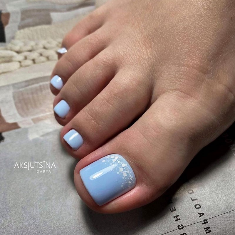 Подберите для себя лучший педикюр 2026: модные идеи, новинки, примеры — фото