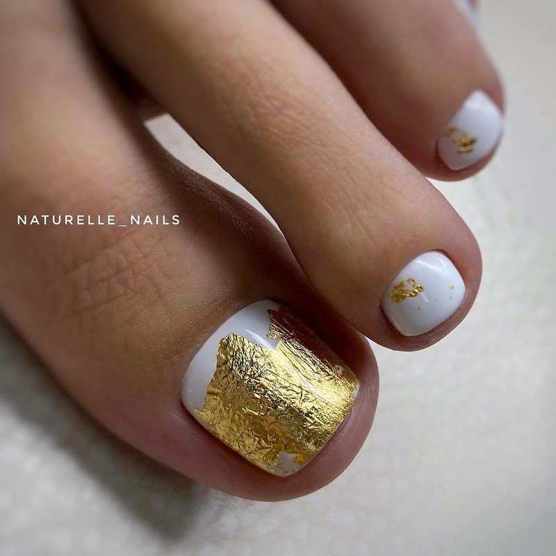 Подберите для себя лучший педикюр 2026: модные идеи, новинки, примеры — фото