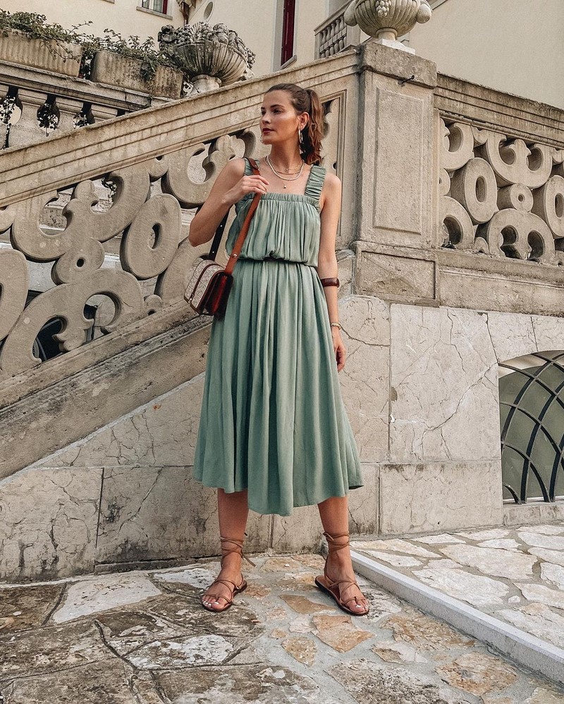 Новейшие модели платьев на весну-лето 2026: фото эксклюзив