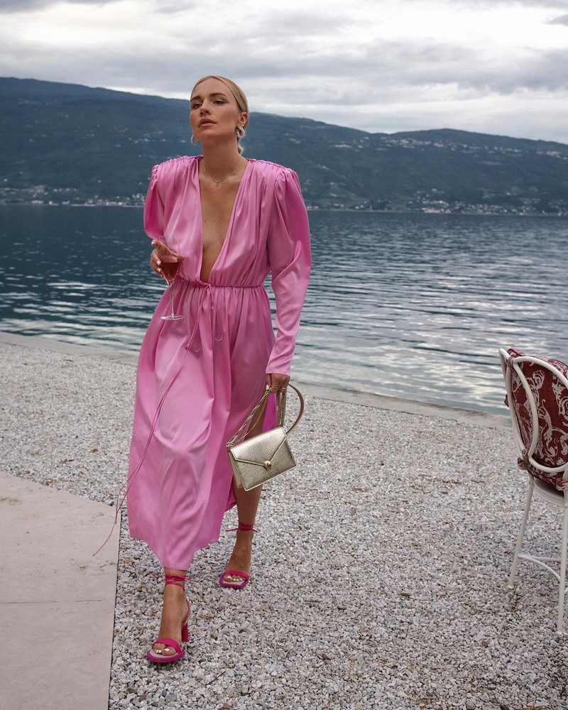 Новейшие модели платьев на весну-лето 2026: фото эксклюзив