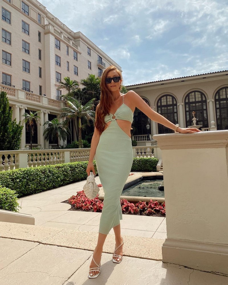 Новейшие модели платьев на весну-лето 2026: фото эксклюзив