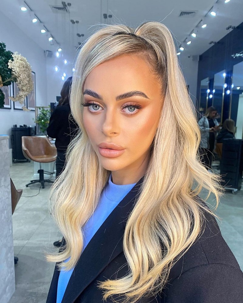 Новогодние прически 2027 – модные идеи, стили, тренды