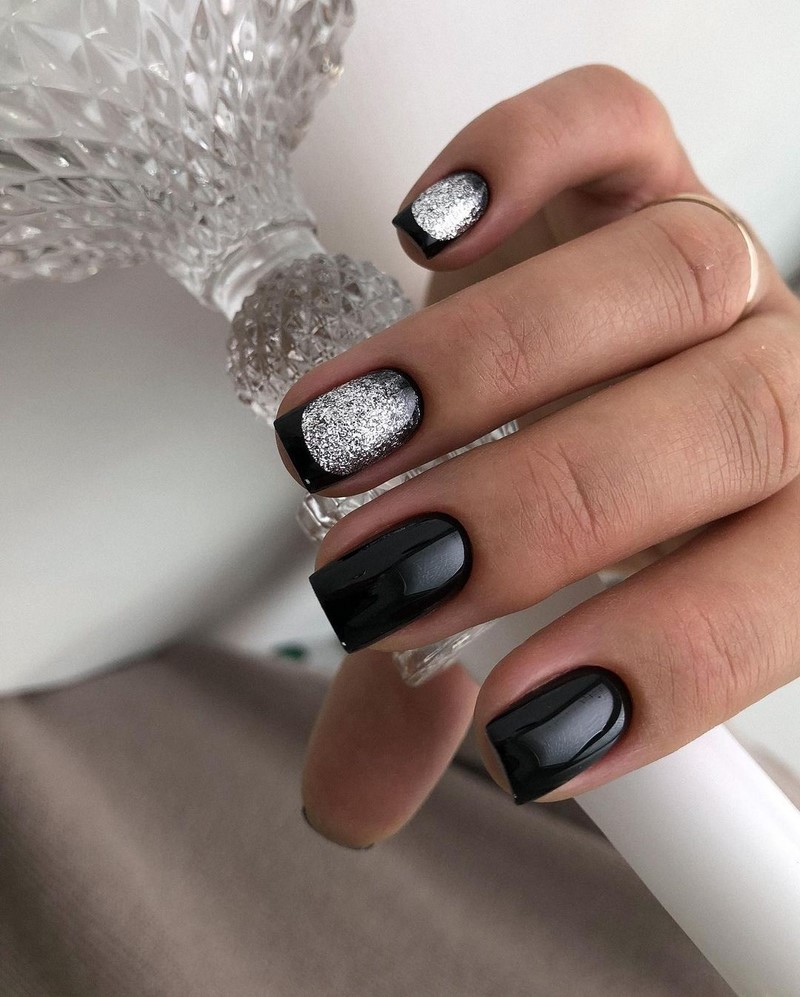 Роскошный новогодний маникюр 2027 года: фото, идеи маникюра на Новый год