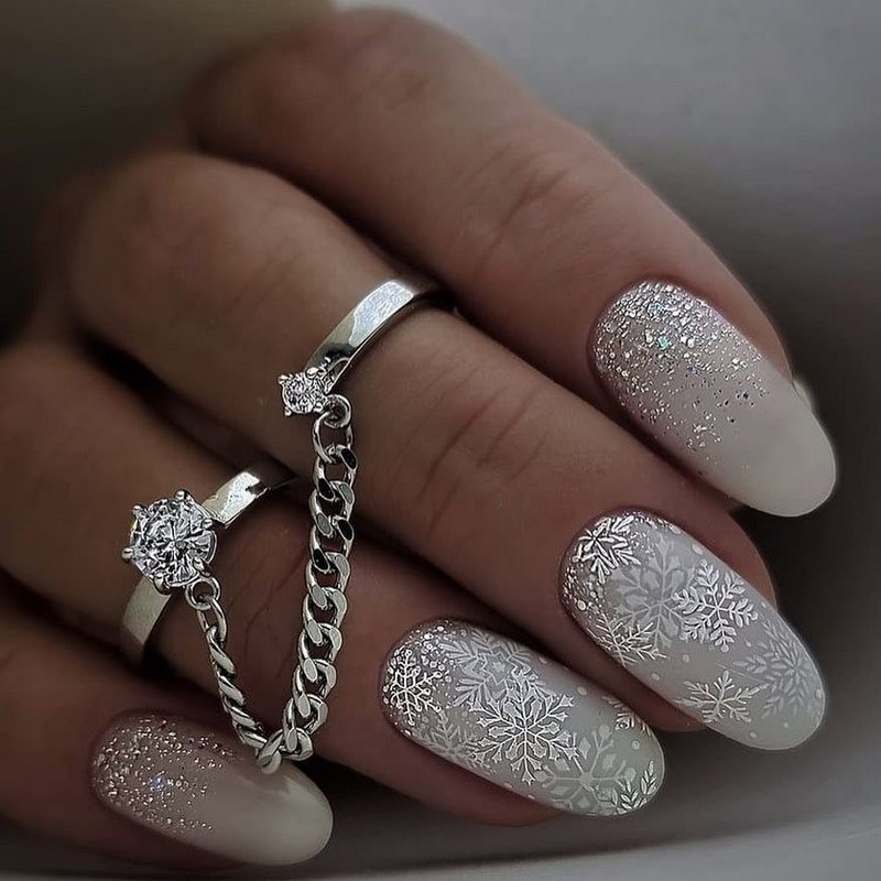 Роскошный новогодний маникюр 2027 года: фото, идеи маникюра на Новый год