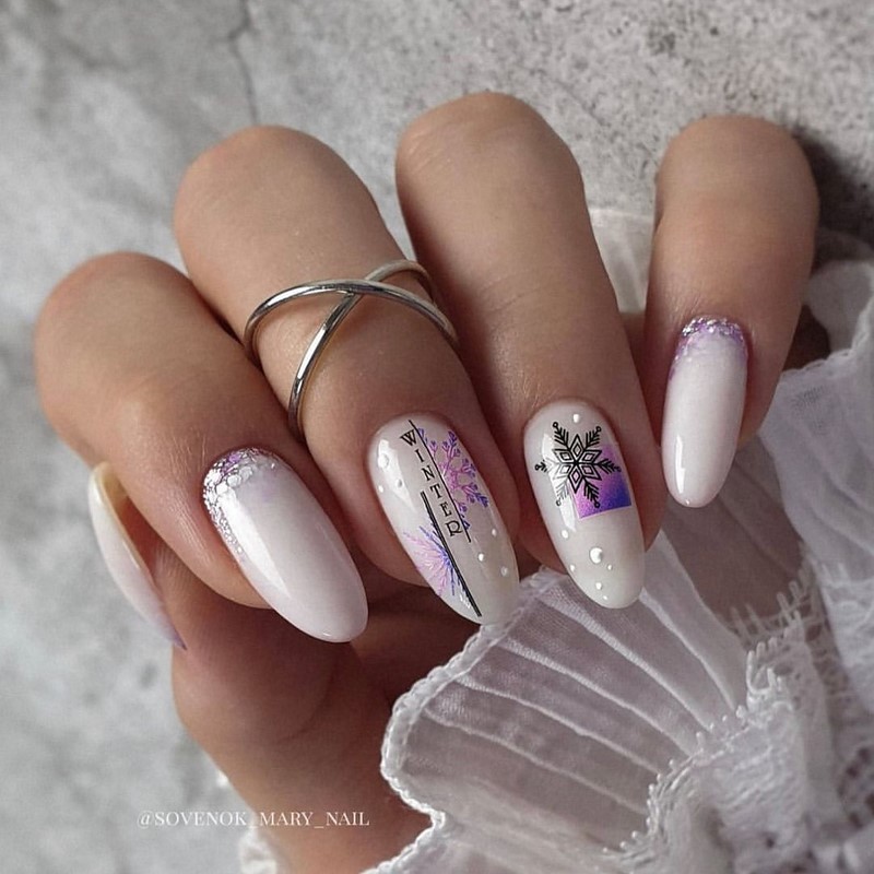 Зимний маникюр с рисунком 2026-2027: креативные тенденции зимнего нейл-арта