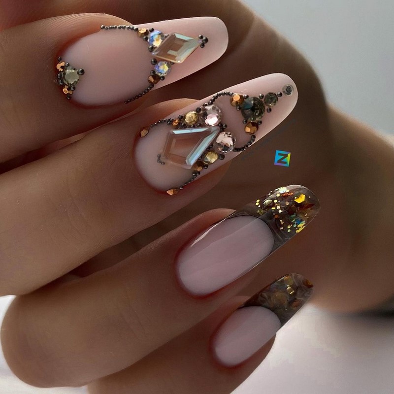 Роскошный новогодний маникюр 2027 года: фото, идеи маникюра на Новый год