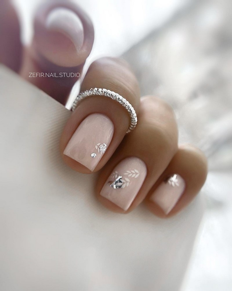 Роскошный новогодний маникюр 2027 года: фото, идеи маникюра на Новый год