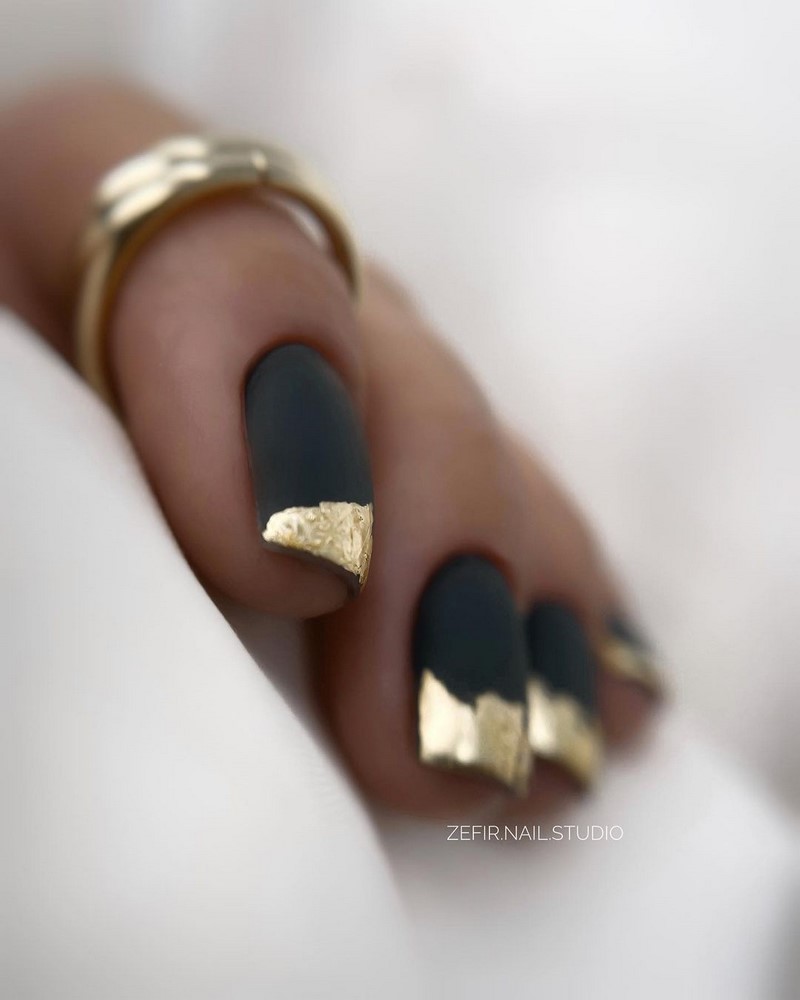 Роскошный новогодний маникюр 2027 года: фото, идеи маникюра на Новый год