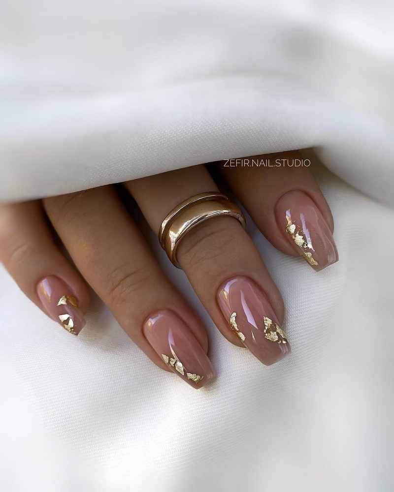 Роскошный новогодний маникюр 2027 года: фото, идеи маникюра на Новый год