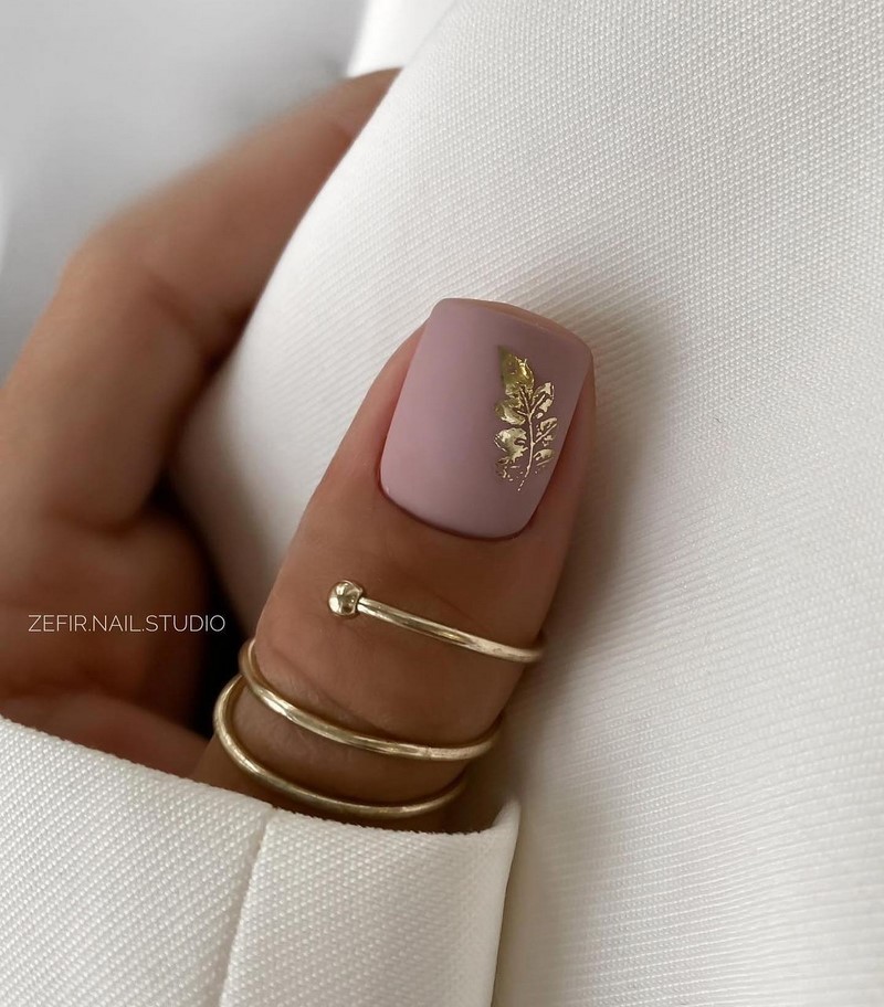 Роскошный новогодний маникюр 2027 года: фото, идеи маникюра на Новый год