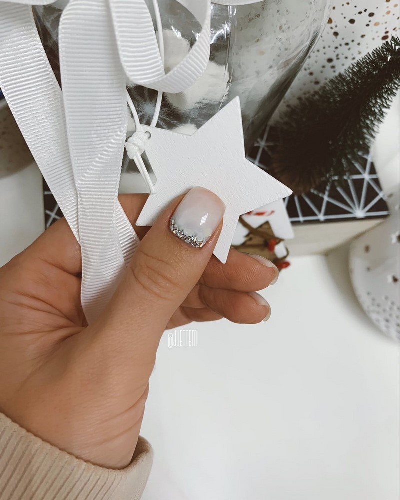 Роскошный новогодний маникюр 2027 года: фото, идеи маникюра на Новый год