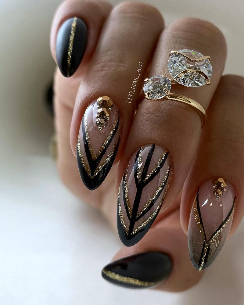 Роскошный новогодний маникюр 2027 года: фото, идеи маникюра на Новый год