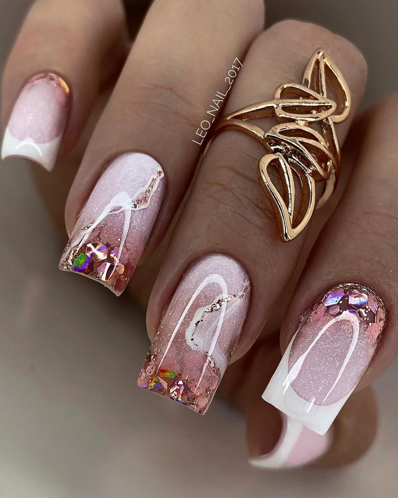 Роскошный новогодний маникюр 2027 года: фото, идеи маникюра на Новый год