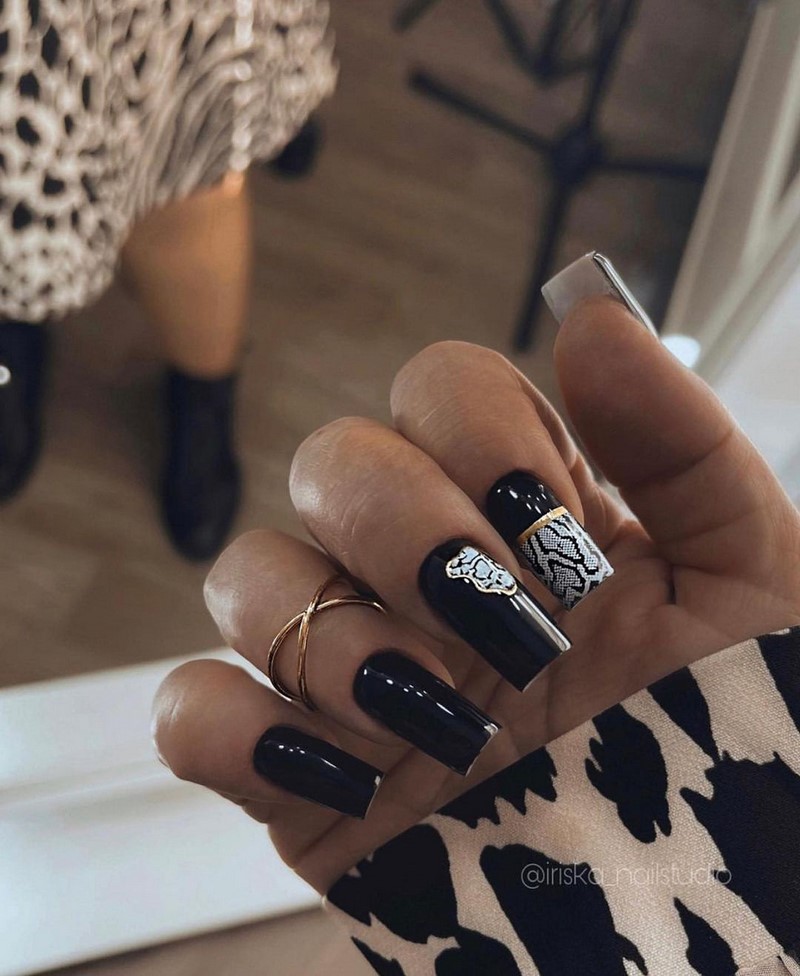 Роскошный новогодний маникюр 2027 года: фото, идеи маникюра на Новый год