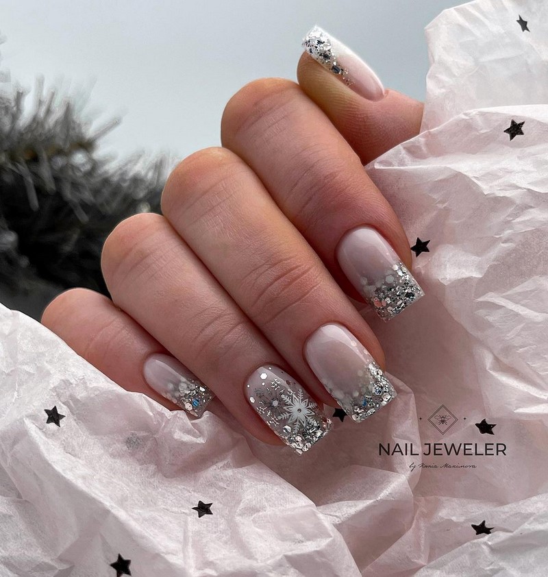 Роскошный новогодний маникюр 2027 года: фото, идеи маникюра на Новый год