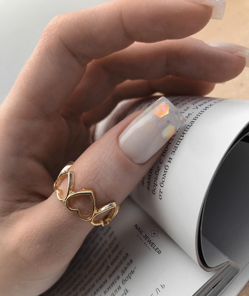 Роскошный новогодний маникюр 2027 года: фото, идеи маникюра на Новый год