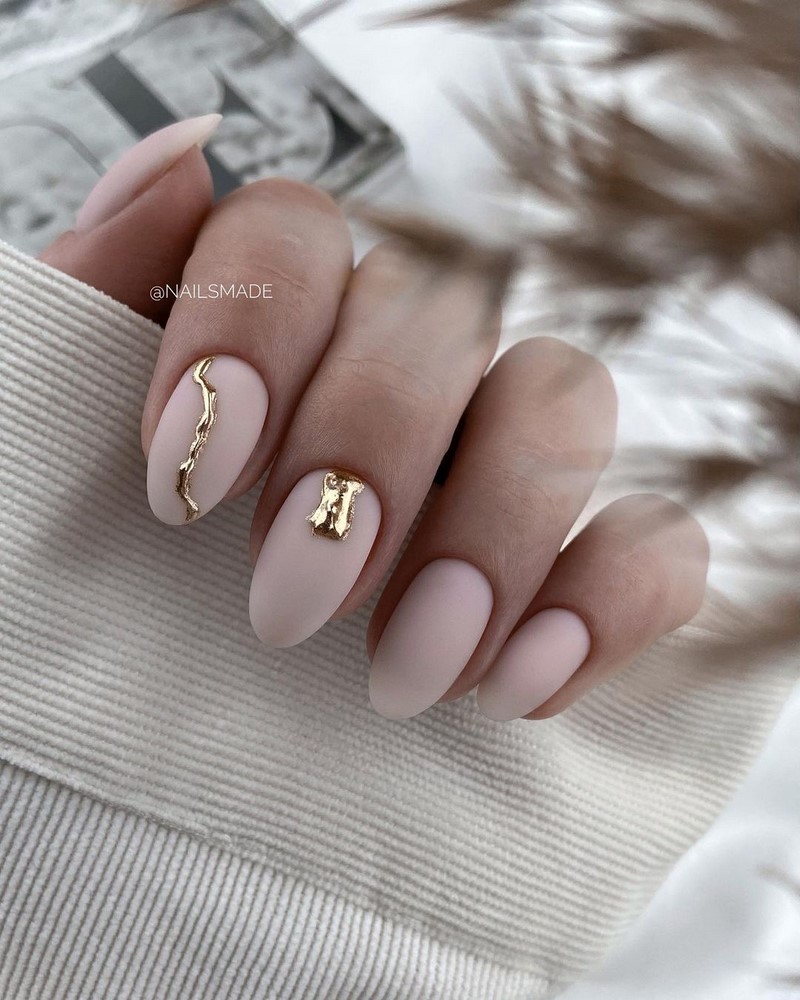 Роскошный новогодний маникюр 2027 года: фото, идеи маникюра на Новый год