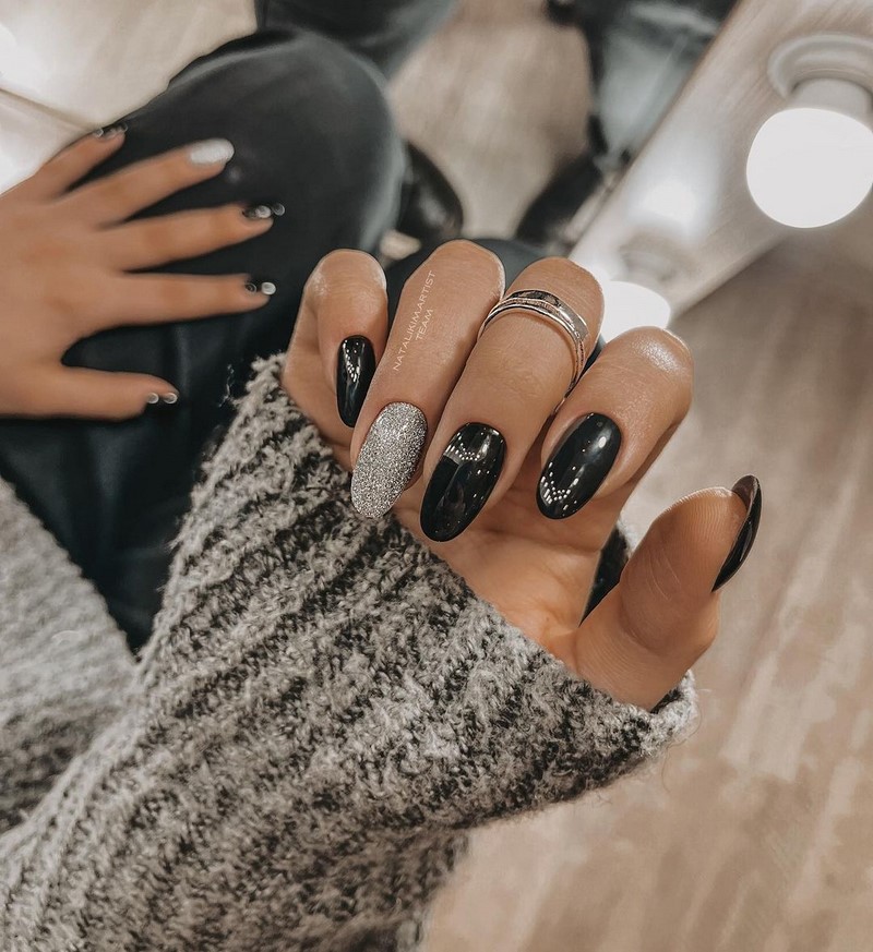 Роскошный новогодний маникюр 2027 года: фото, идеи маникюра на Новый год