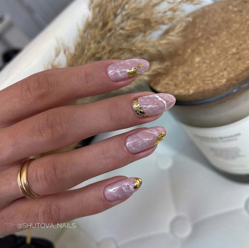 Роскошный новогодний маникюр 2027 года: фото, идеи маникюра на Новый год