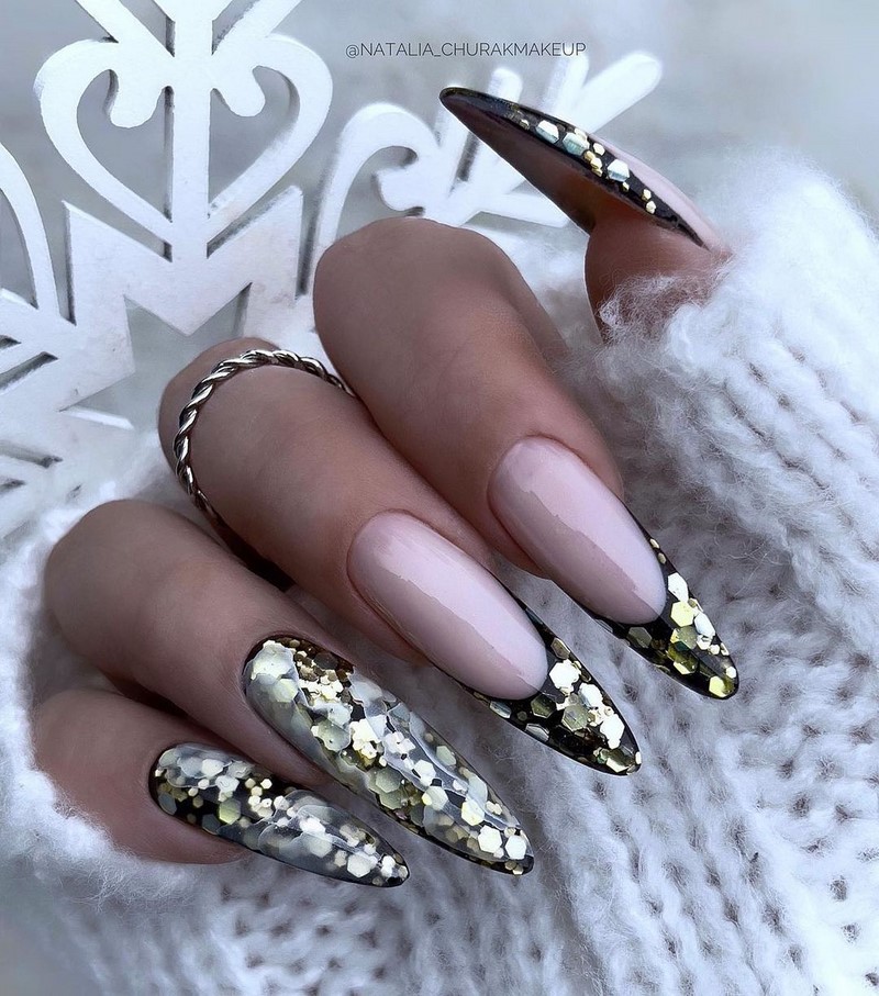 Роскошный новогодний маникюр 2027 года: фото, идеи маникюра на Новый год