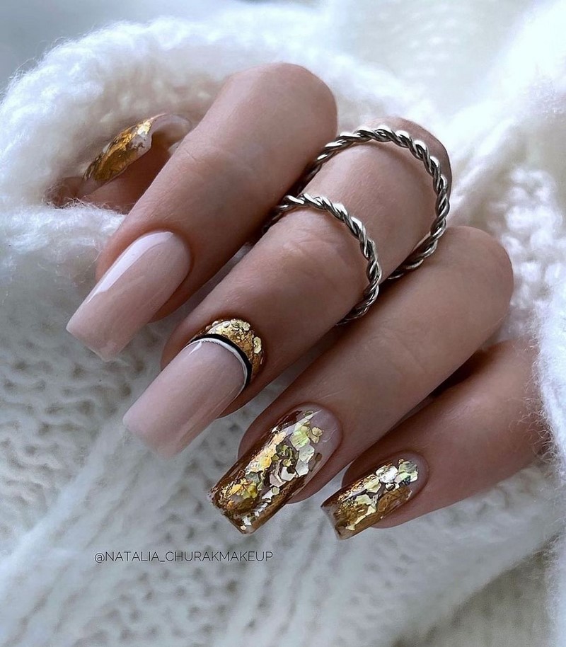 Роскошный новогодний маникюр 2027 года: фото, идеи маникюра на Новый год