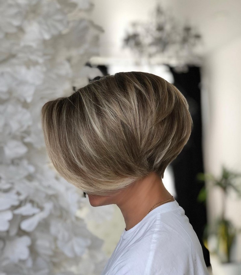 Новогодние прически 2027 – модные идеи, стили, тренды