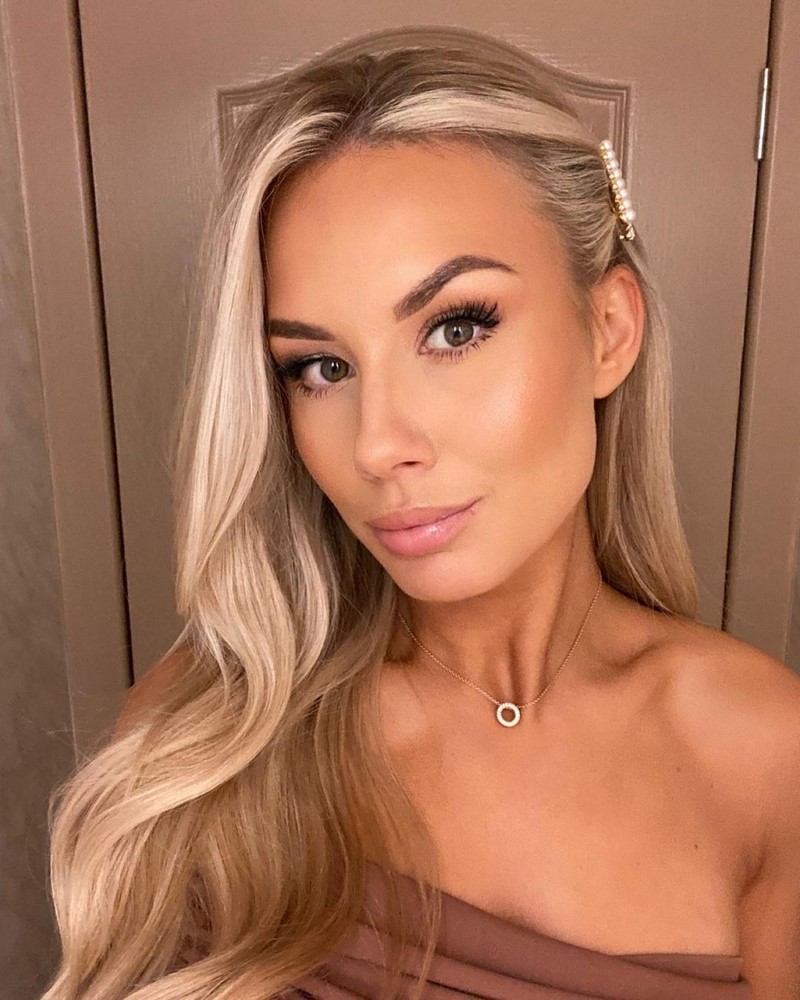 Новогодние прически 2027 – модные идеи, стили, тренды