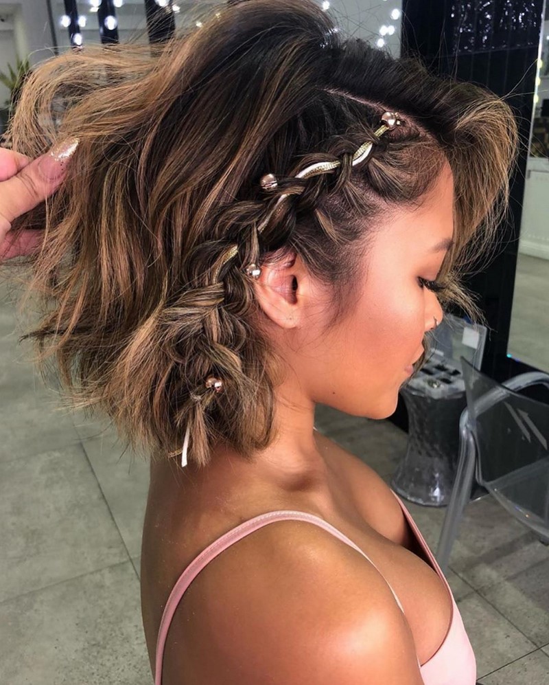 Новогодние прически 2027 – модные идеи, стили, тренды