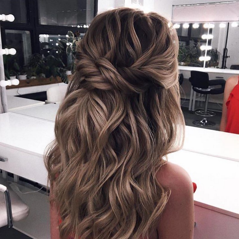 Новогодние прически 2027 – модные идеи, стили, тренды