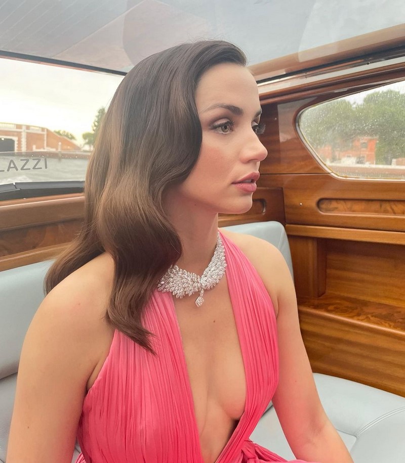 Новогодние прически 2027 – модные идеи, стили, тренды