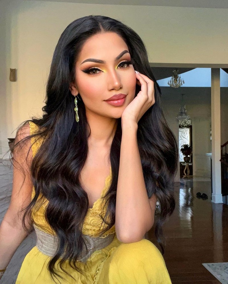 Новогодние прически 2027 – модные идеи, стили, тренды