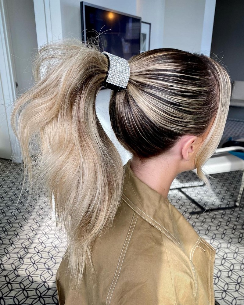 Новогодние прически 2027 – модные идеи, стили, тренды